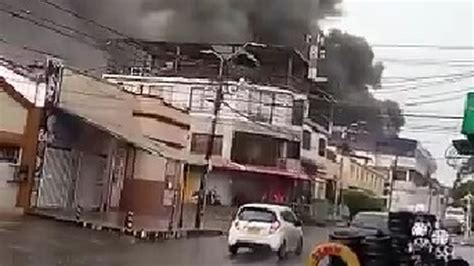 Atención Fuerte Incendio En El Centro De Cali Consume Una Bodega