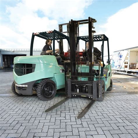 Henley Forklift Ireland - 1.4-10.0-tonne diesel and LPG trucks