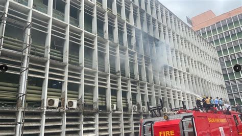 Fire Breaks Out At Aiims Delhi No Casualties Thedailyguardian