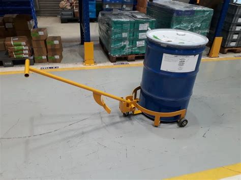 Manual Barrel Handling Trolley, For Industrial, Lifting Capacity: 500 ...