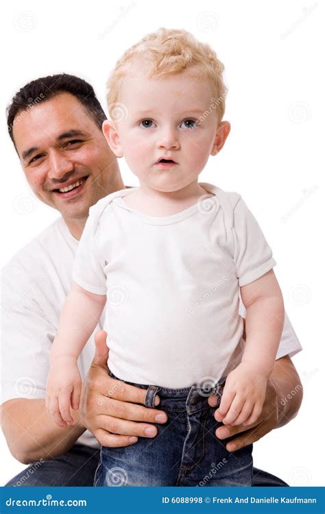 Blonde Jongen En Zijn Papa Stock Foto Image Of Achtergrond 6088998