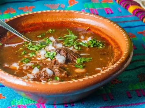 22 recetas de caldos reconfortantes y calientitos para el frío