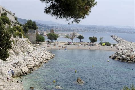 Marseille Le Corps D Un Homme Rep Ch Au Large De La Plage Des Corbi Res