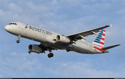 N916US American Airlines Airbus A321 231 Photo By Marc Charon ID