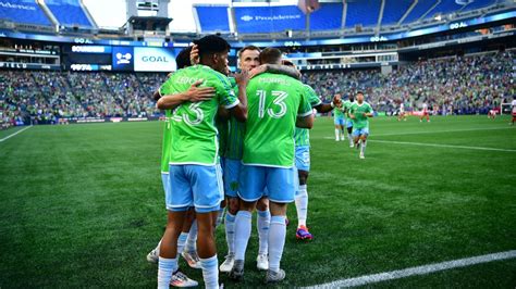 Albert Rusn K And Jordan Morris Each Score A Goal Sounders Beat