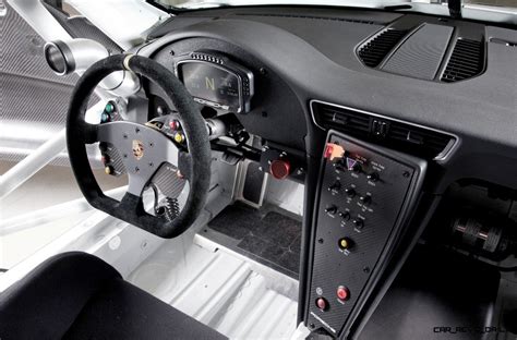 911 RSR Interior 3