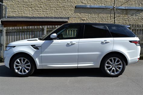 Range Rover Sport White Black Roof - Reforma UK