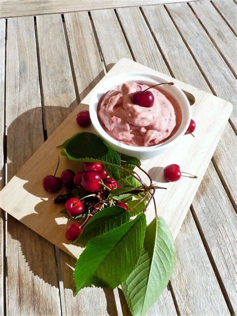 Yaourt glacé aux cerises ou frozen yogurt Philandcocuisine