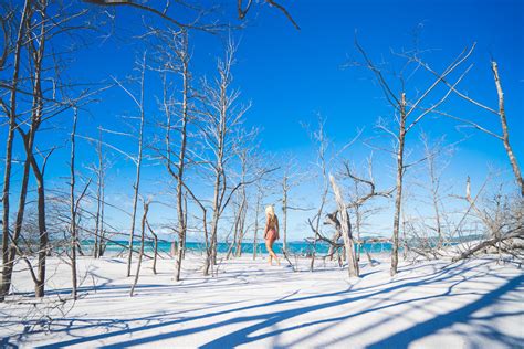 CAMPING AT WHITEHAVEN BEACH IN THE WHITSUNDAYS - Journey Era