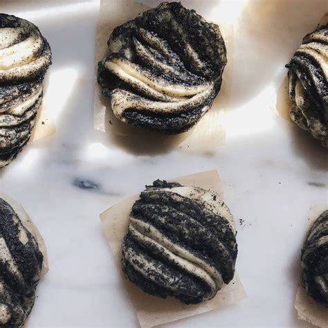 Black sesame buns – Artofit