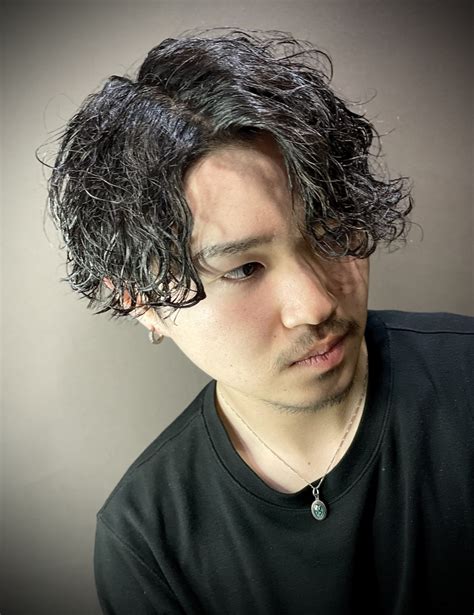 波巻きパーマかきあげスタイル｜ヘアカタログ｜高級理容室 床屋 ヒロ銀座ヘアーサロン