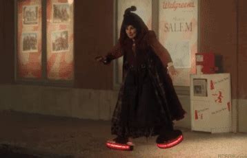 Hocus Pocus 2 GIFs | USAGIF.com