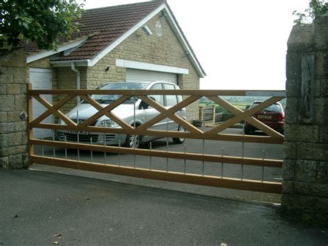 The Windsor Range Bg Wooden Gates Wooden Gates For Driveways