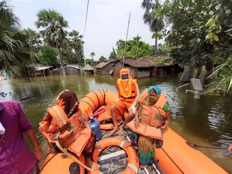 Bihar Floods 33 Ndrf Sdrf Teams Deployed In 16 Districts Death Toll