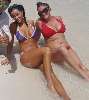 Sarah Kantorova Real Estate Agent Purple Thong Bikini Photo Gallery