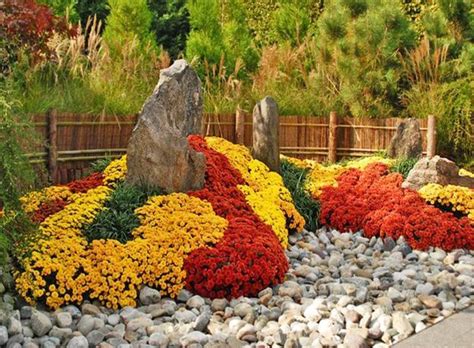 22 Floral Installations And Landscaping Ideas With Mums Celebrating