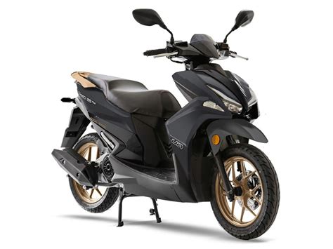 Xe Ga V A Gi Ng Honda Air Blade L I Nh Vario Gi Tri U Ng