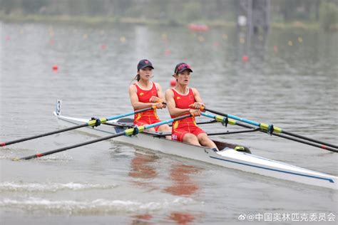 中国夺首金外国选手激动呐喊祝贺，浙江女孩邹佳琪满手伤口和老茧 邱秀萍 杭州 赛艇