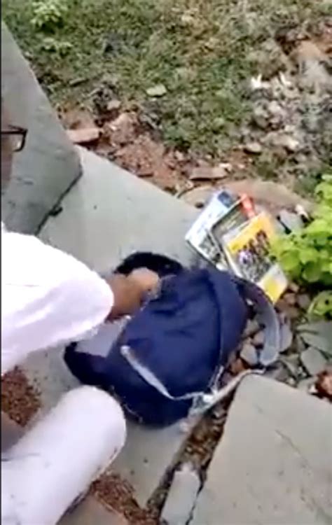 Pelajar Perempuan Rasa Benda Begerak Dalam Beg Sekolah, Terperanjat ... 