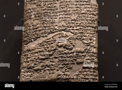 Escritura cuneiforme mesopotamia Asiria detalle de tablilla Fotografía ...