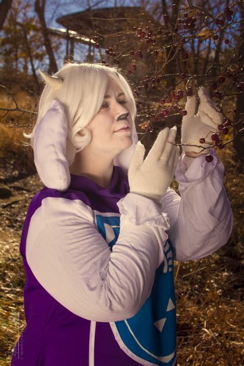 Toriel from Undertale, cosplay made and worn by Annax CosplayPlease Go ...