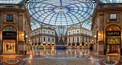 Galleria Vittorio Emanuele II - Shopping arcade in Milan