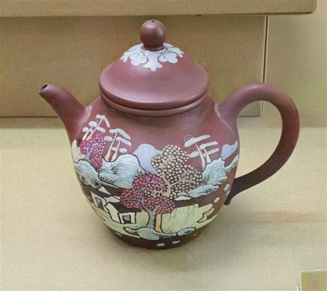 Hong Kong Tea Museum Antique Purple Clay Teapot Landscape Painting