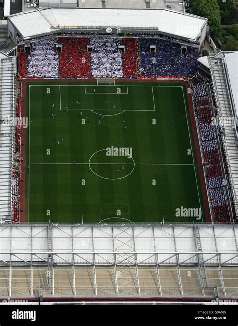 SOCCER Arsenal Aerial Views of London Stock Photo - Alamy