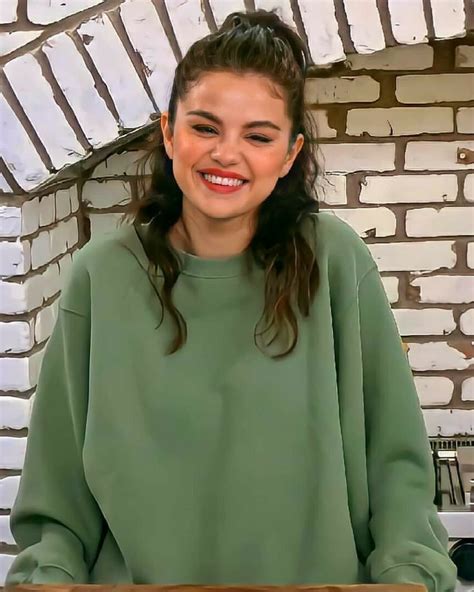 Selena💚🥺 Selena Gomez Selena Gomez Outfits Selena