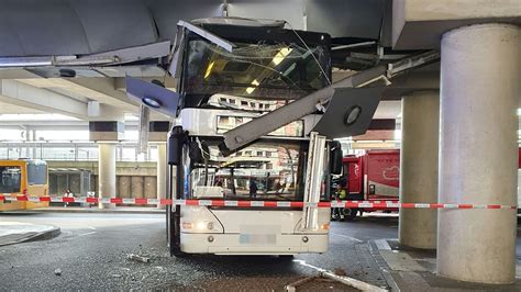 Siegburg Bahnhof Verletzte Schüler Bei Busunfall Hoher Sachschaden