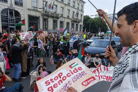 Hiljade Demonstranata Na Ulicama Brisela Zahtevali Hitan Prekid Vatre