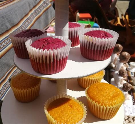 Se capacitó con la Alcaldía y ofrece cupcakes veganos en la feria