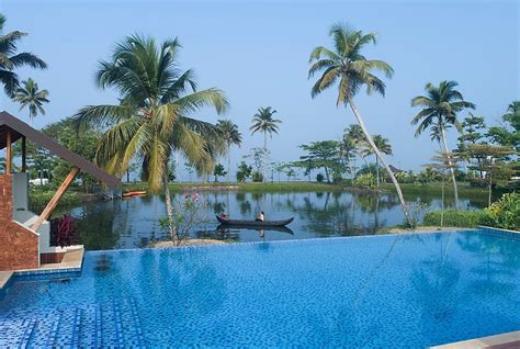 Gokulam Grand Resort And Spa Kumarakom Best Rates On Kumarakom Hotel Deals Reviews And Photos