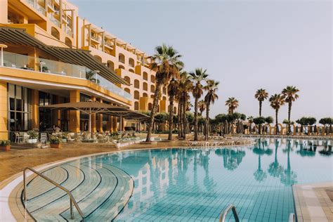 Hilton Malta - Lux Travellers