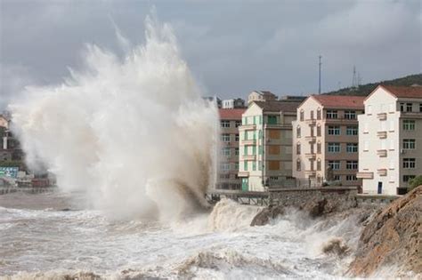 台风“卢碧”登陆汕头 广东福建等地将掀强风暴雨