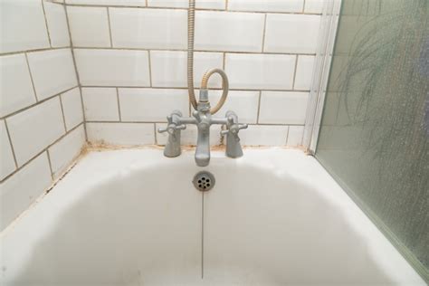 how to fix acrylic bathtub