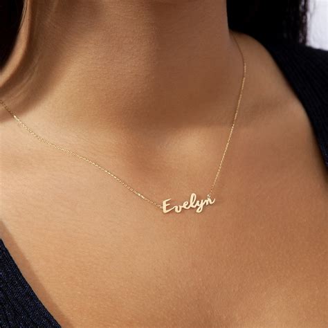gold name necklace women 2