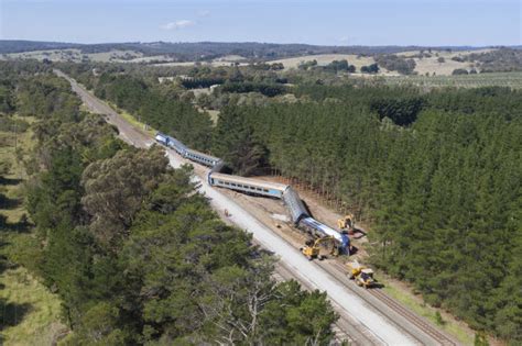 Wallan Train Derailment Sydney Melbourne Xpt Train Travelling Over