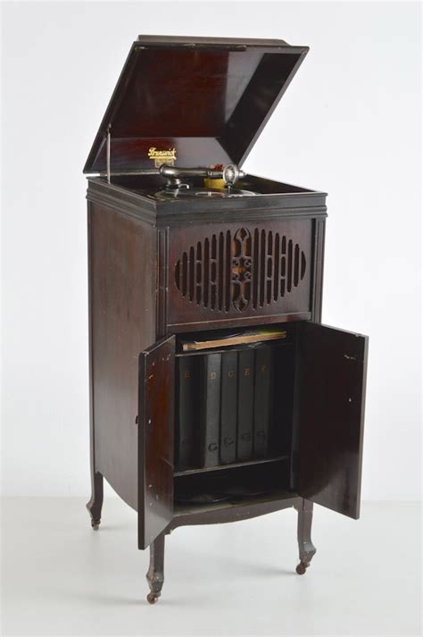 Antique Brunswick Phonograph Ebth