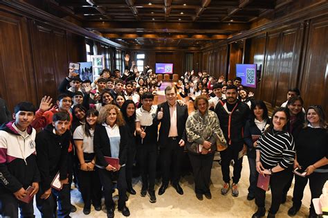 El Gobernador Recibi La Visita De Alumnos Del Colegio Florentino