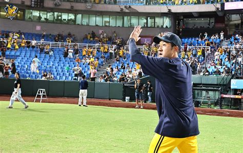 新聞 中信兄弟聯盟第6位日籍教頭奪季冠平野惠一覺得幸福但還不能鬆懈 看板 Elephants Mo PTT 鄉公所