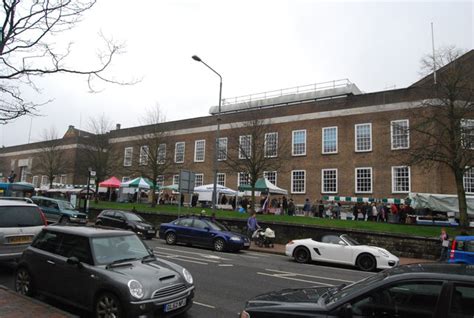 Tunbridge Wells Town Hall And Farmers © N Chadwick Geograph