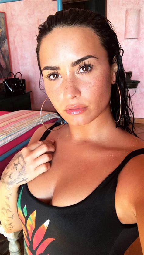 Sexy Demi Lovato Showed Deep Cleavage In Bikini Private 68200 Hot Sex