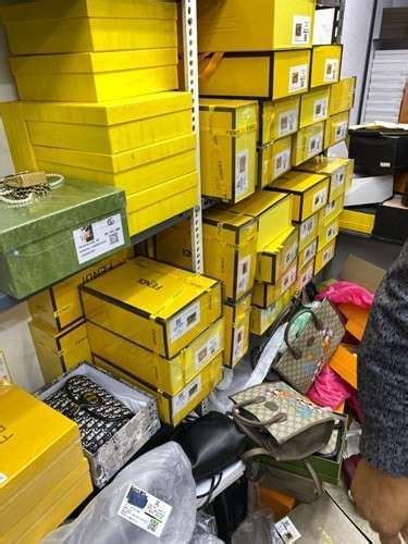 ‘commerce Raids Three Stores Seizes Imitation Goods Accessories