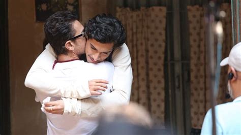 Trending Aamir Khan Visits Son Junaid Khan S Debut Film Maharaj S