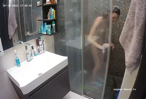 Watch Shower Girl Medea Showers With Cat 20July2022 Naked People With Medea In Bathroom The
