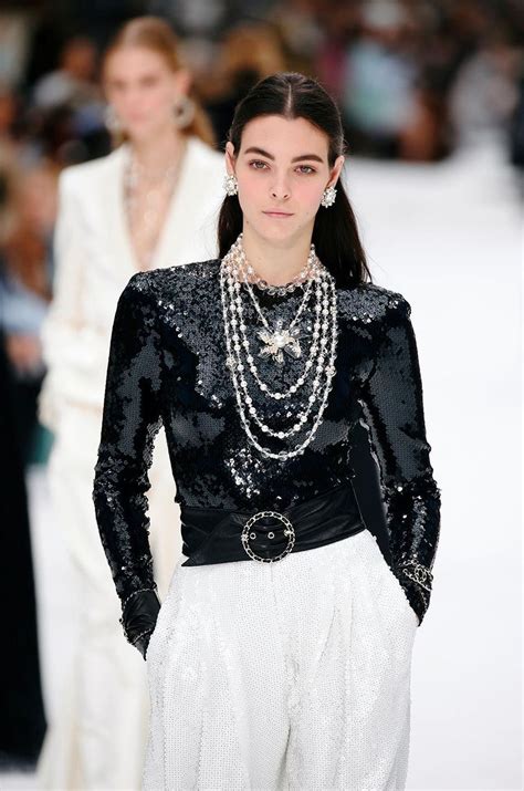 Lémotion Au Défilé Chanel Pour La Dernière Collection De Karl Lagerfeld