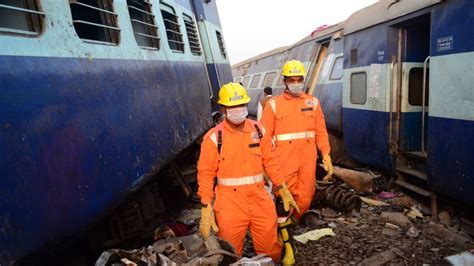 Deadly Train Derailment In Northern India Cnn