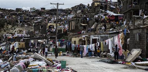 Limpia el cuarto Escultura Sermón las zonas mas pobres del mundo