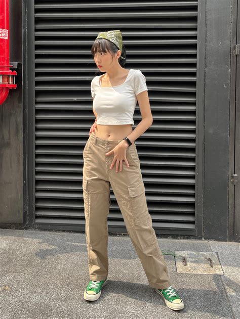 Check Styling Ideas For「square Neck Short Sleeve Cropped T Shirt、cargo